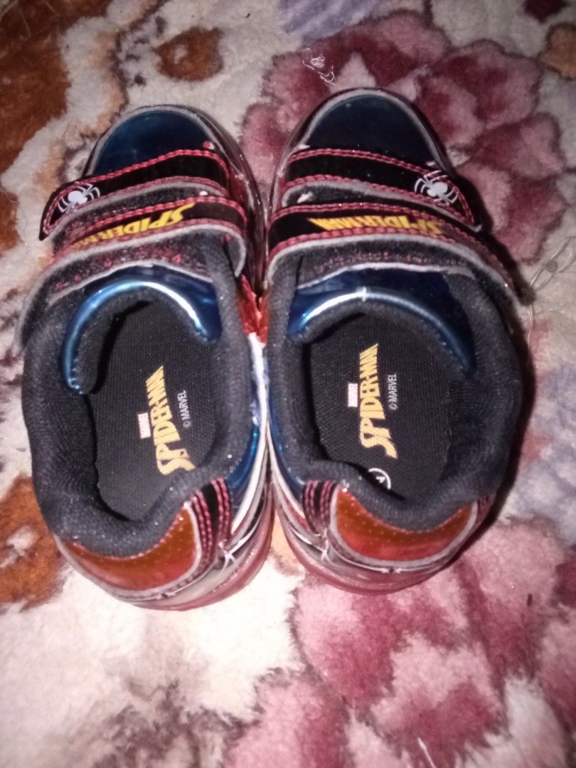 Spiderman baby shoes (Marvel) (Category: Babies & Kids Fashion) located in Manila. Submitted by plebi0808 (Listing ID 1260178943, Image 3). Description: Spiderman shoes for your baby boy. 100% original. Walang box kaya mura na lang pwede tawad hanggang 250 lang po. Size:28.