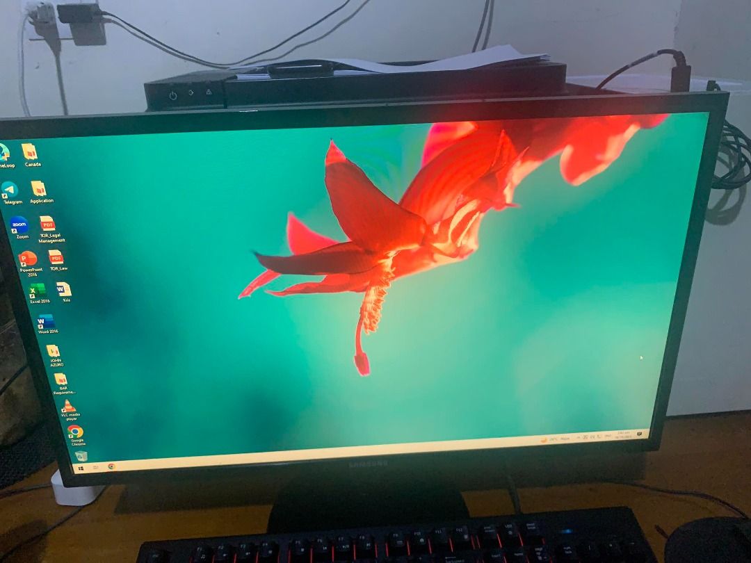 Sulit Gaming Set Up (Category: Desktops) located in Manila. Submitted by chienggoy13 (Listing ID 1260290571, Image 3). Description: I bought the CPU last 2021 December. I will include the Monitor including the cables, keyboards, and mouse. No, Microsoft office and no Wifi and Bluetooth Card. Ram is 12GB. 126 GB SSD Kindly check the photos for the specs. Selling it much lower cost. Decluttering. Thank you. .
