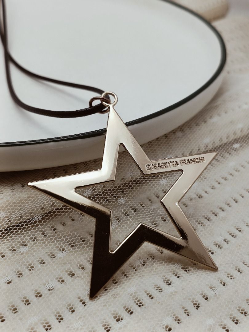 Star charm pendant necklace in metal sale