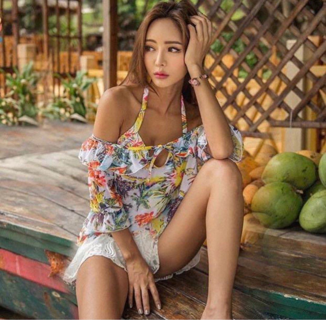 Full sales beauty swimwear