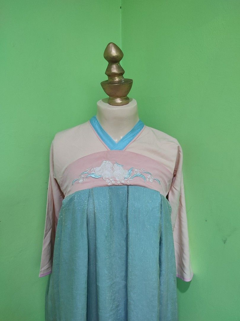 Teens--Hanbok trad.dress (Category: Traditional & Ethnic wear) located in General Santos City (Dadiangas). Submitted by mrsmerpat (Listing ID 1260140330, Image 2). Description: SIZE: 140 AGE: 10-13 YEARS OLD DIMES: BUST" 16 × LENGTH"39 EXCELLENT CONDITION NO FLAWS LOOKS NEW.
