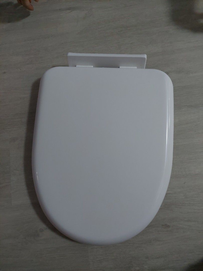 Toilet bowl cover, Furniture & Home Living, Bathroom & Kitchen Fixtures