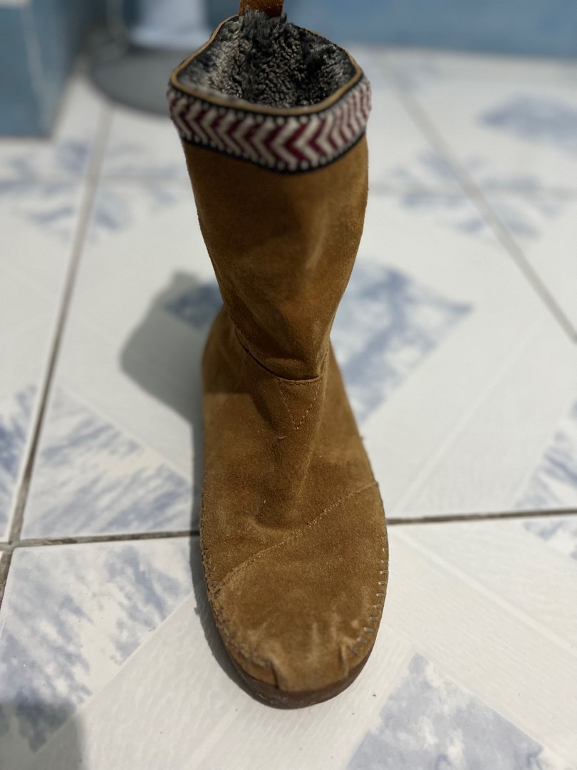 Toms top aztec boots