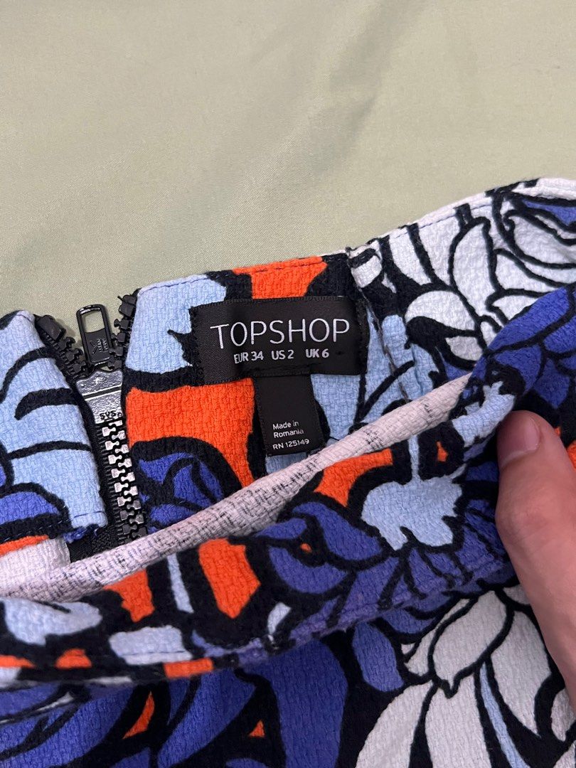 topshop mini skirt (Category: Skirts) located in Pasig City. Submitted by _heysissy (Listing ID 1260193016, Image 2). Description: .