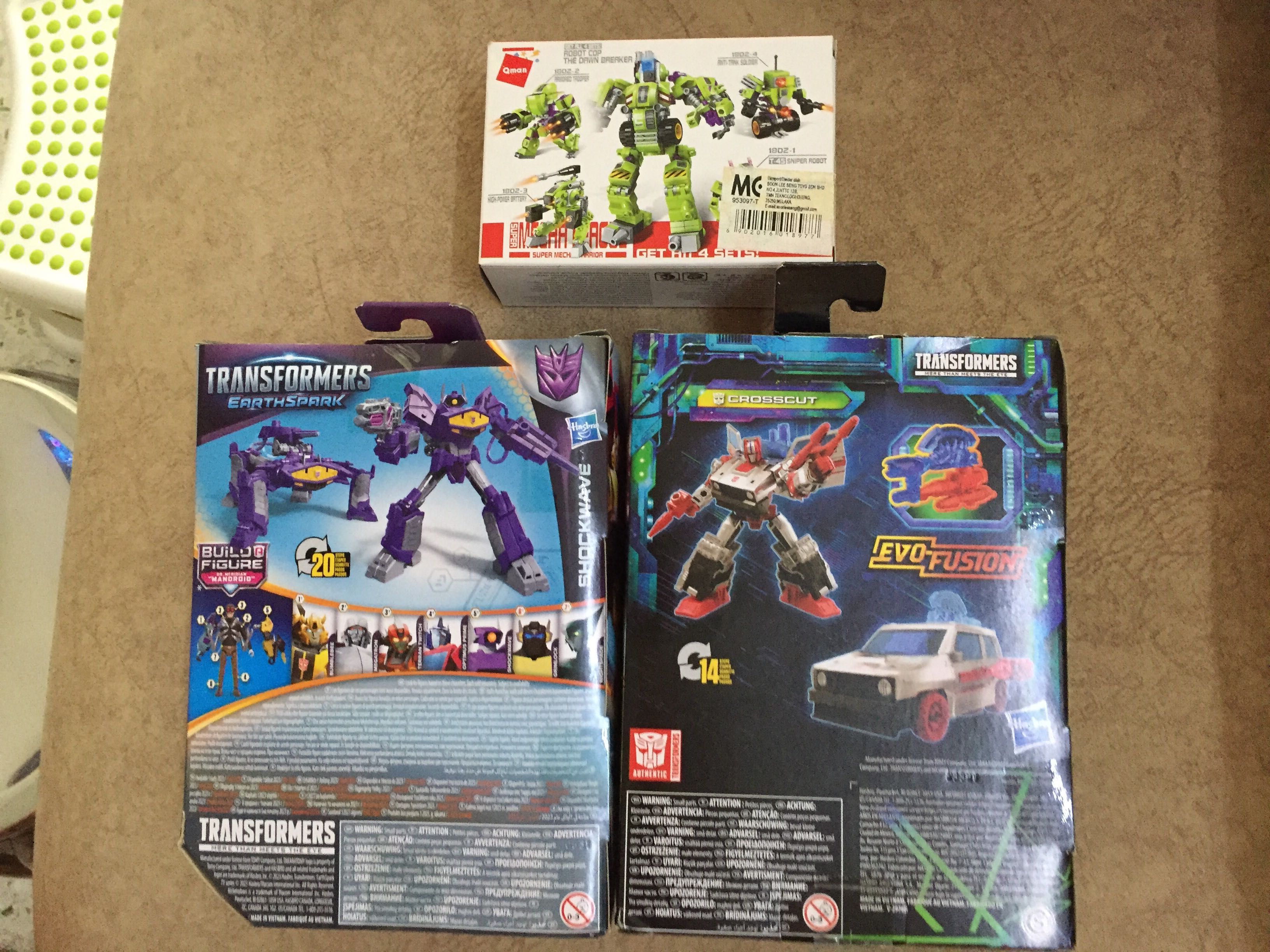Transformers Earthspark Decepticon Shockwave Tank & Legacy Autobot