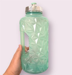 TYPO Botol Minum