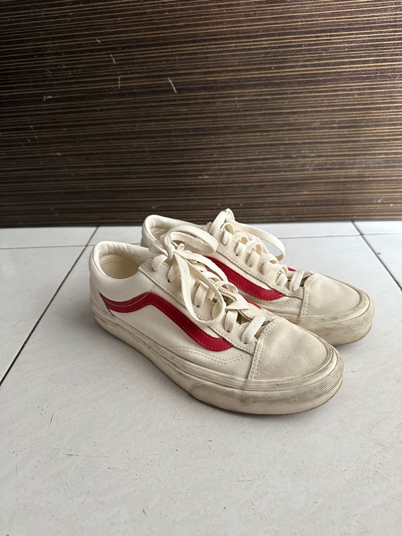 Vans old skool on sale marshmallow red stripe