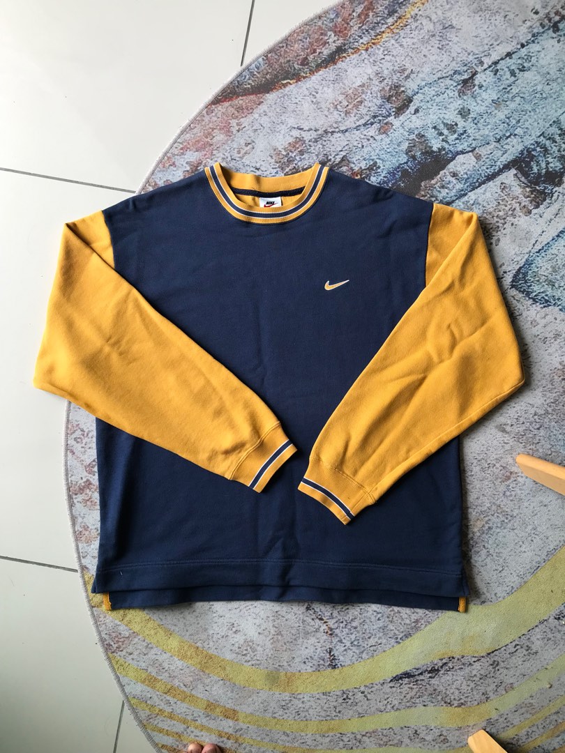 Mustard nike 2025 sweatshirt
