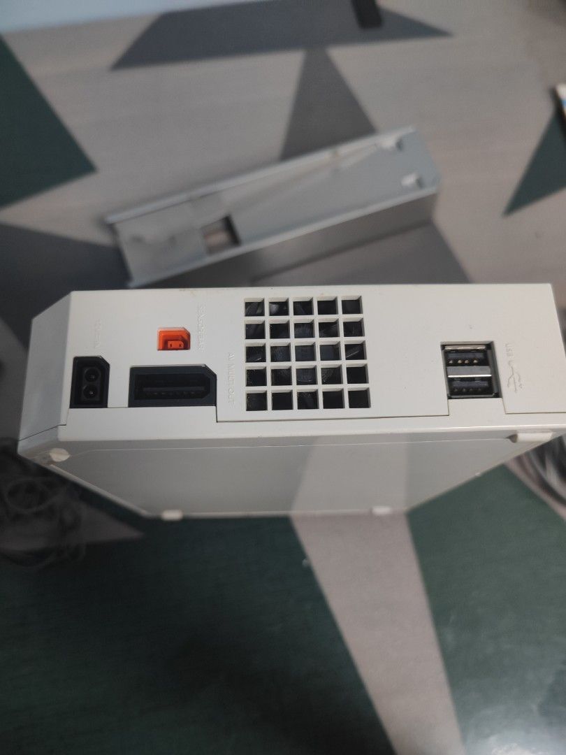 Wii console only comes with free stand Nintendo not Wii u switch xbox