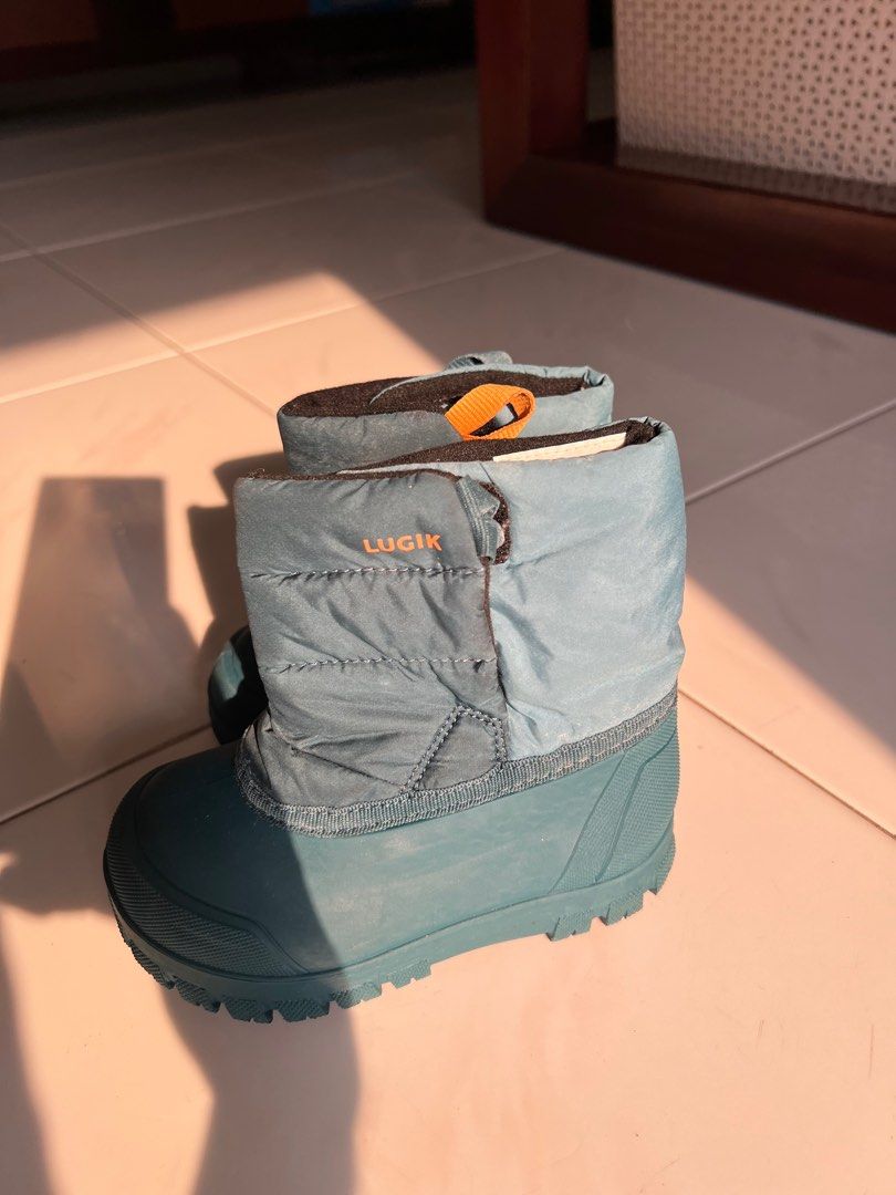 Winter boots (Category: Babies & Kids Fashion) located in Singapore. Submitted by tfljennifer (Listing ID 1260200521, Image 2). Description: Wear once. Moving. .