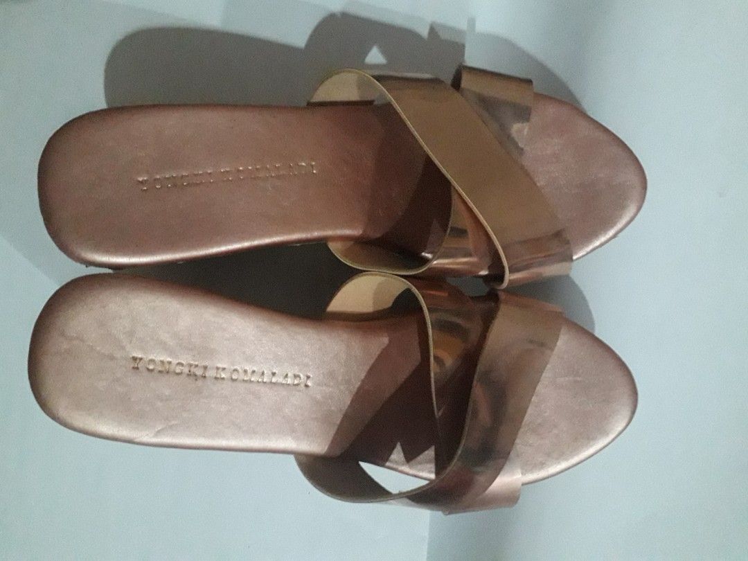 Yongki Komaladi Sandal Wedges