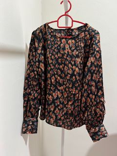 (Category: ) located in . Submitted by shopwithmiraaaa (Listing ID 1260266060, Image 1). Description: .