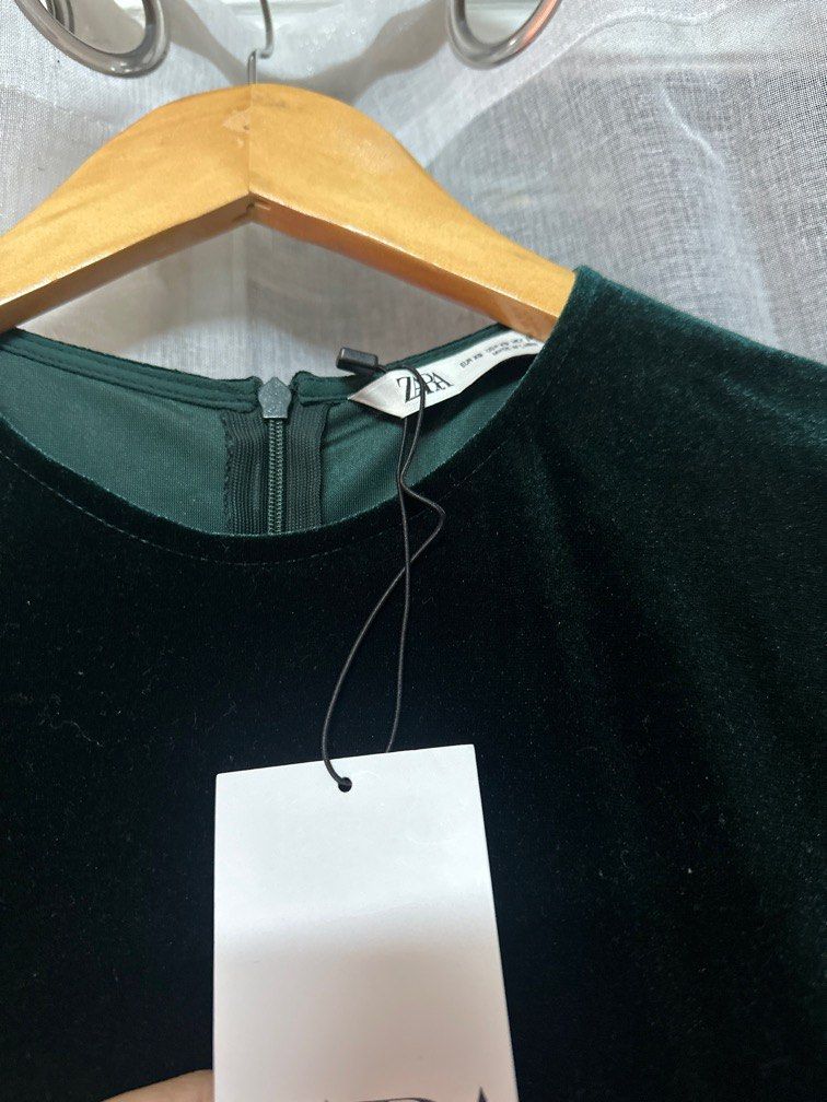 Zara Long Velvet green dress with slits, Women's Fashion, Dresses & Sets, Evening dresses & gowns on Carousell Zara Long Velvet green dress with slits, Women's Fashion, Dresses & Sets, Evening dresses & gowns on Carousell