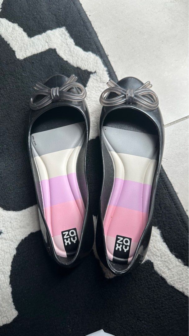 Zaxy, Women's Fashion, Footwear, Flats on Carousell