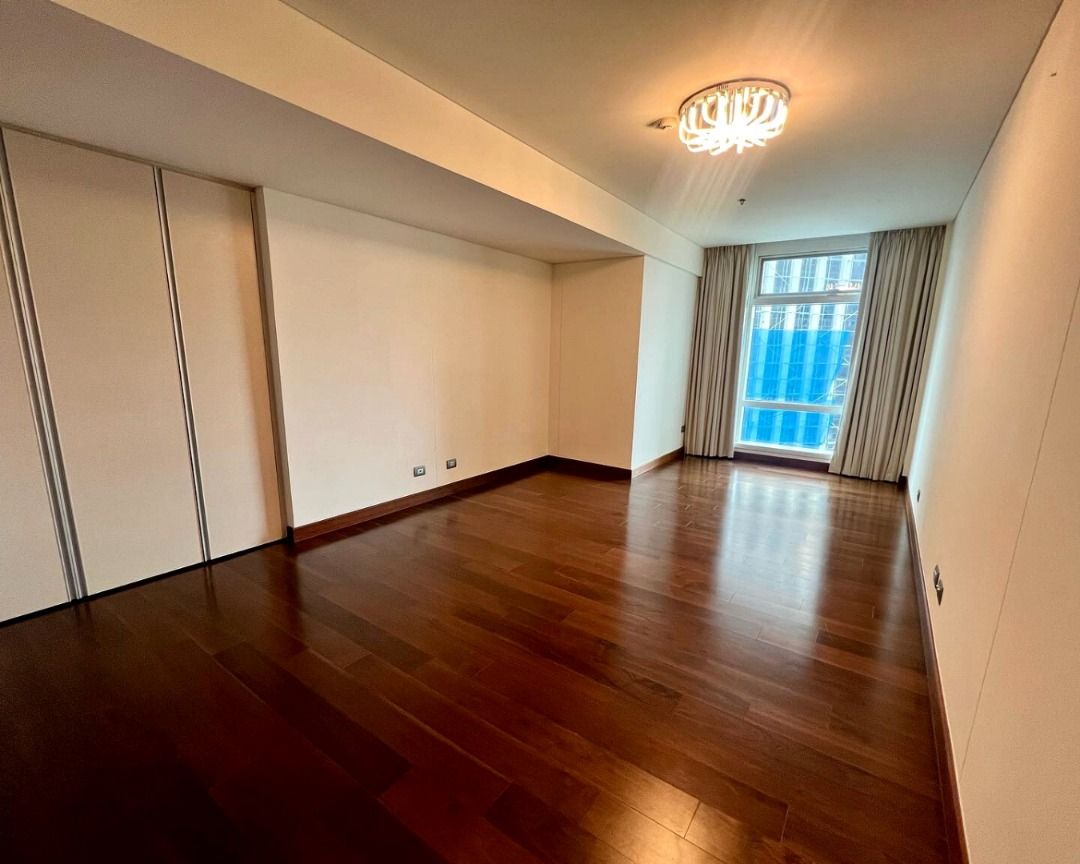 3 Bedroom Unit in Two Roxas Triangle for sale! RARE at 422k/sqm with 3 ...