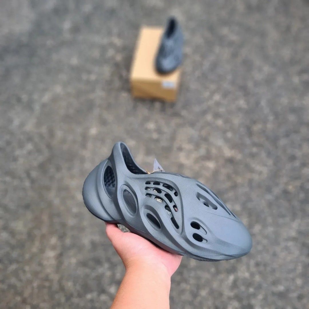 Adidas Yeezy Foam Runner Carbon, Women's Fashion, Footwear