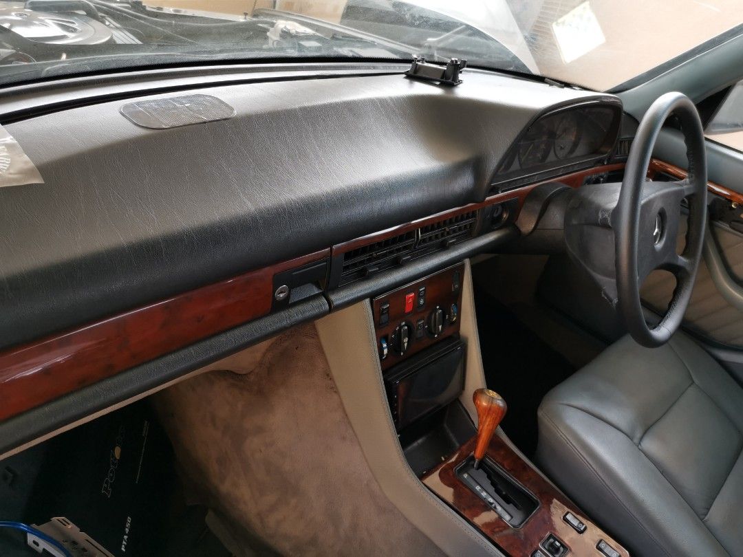 Mercedes w126 interior 2024 parts