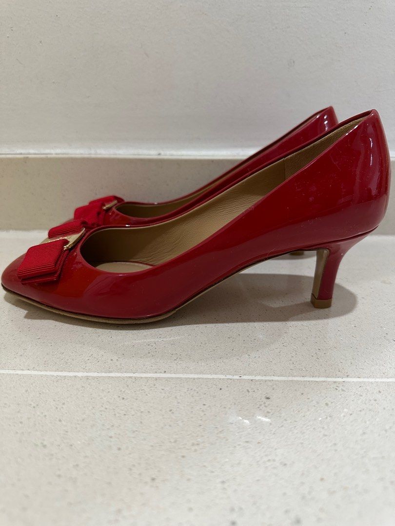Red heels size 5 shop