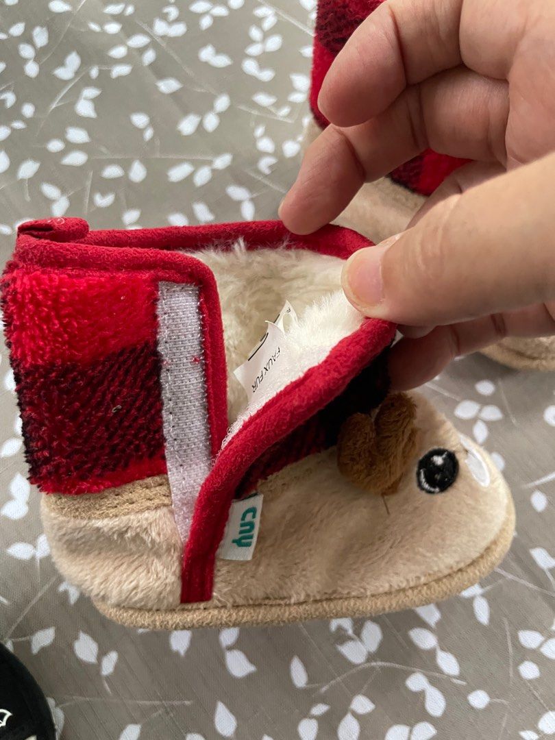 Baby furry shoes (Category: Babies & Kids Fashion) located in Quezon City. Submitted by thecherrytree0524 (Listing ID 1260301653, Image 2). Description: Brand new furry boots. Decluttering.