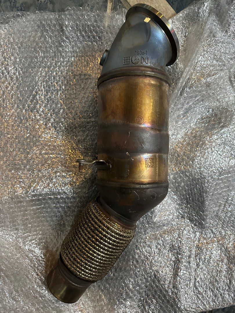 BMW G30 530i Downpipe Catalytic Converter, Auto Accessories on Carousell