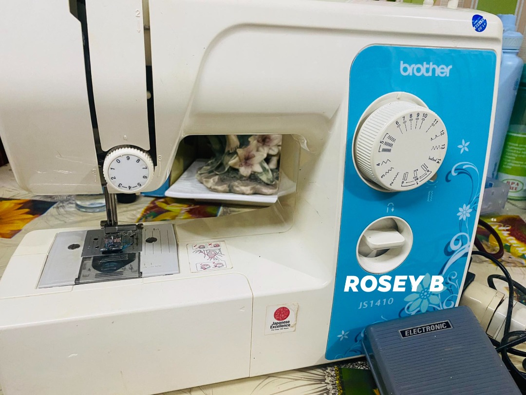 BROTHER PORTABLE FREEARM SEWING MACHINE JS1410, TV & Home Appliances