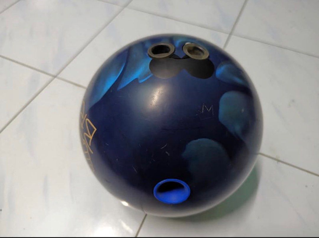 Brunswick Brute reactive bowling ball, Sports Equipment, Sports & Games
