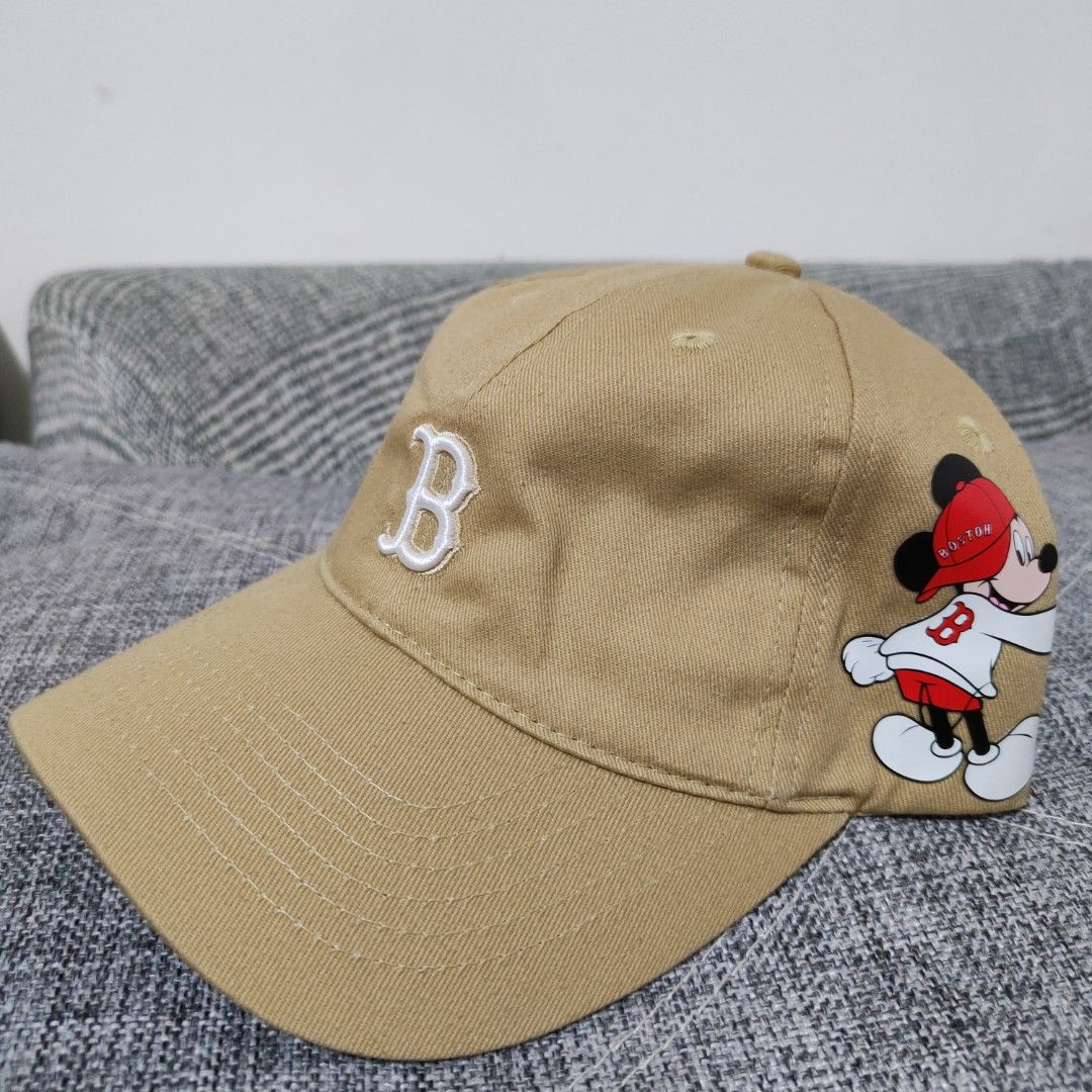 Vintage Nike Boston cap, Men's Fashion, Watches & Accessories, Cap & Hats  on Carousell