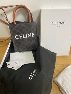Shop CELINE Triomphe Canvas 2023 SS Clutch with chain in triomphe canvas  and lambskin (10E382CBX.04LU, 10E382CBX.01TA) by RainbowUnicorn