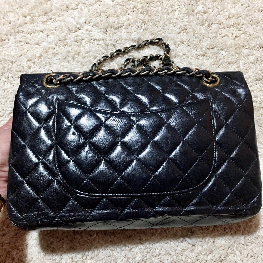 Chanel Classic double flap Bag- MEDIUM (Category: Luxury Bags & Wallets) located in Santiago. Submitted by javsprelovedstuffs (Listing ID 1260466030, Image 2). Description: Self authenticate- all details posted Exterior- very good cond Interior- needs restoration .