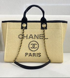 Chanel tote bag Deauville, 名牌, 手袋及銀包- Carousell