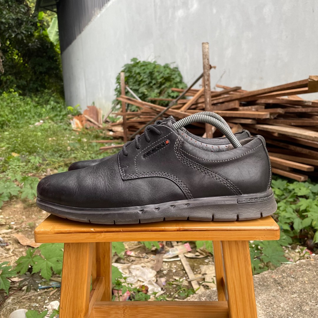 Clarks artisan mens shoes on sale