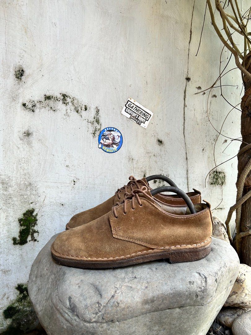 Clarks desert low clearance