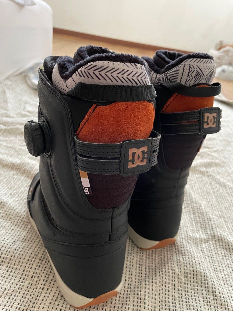 Dc mora boots sale