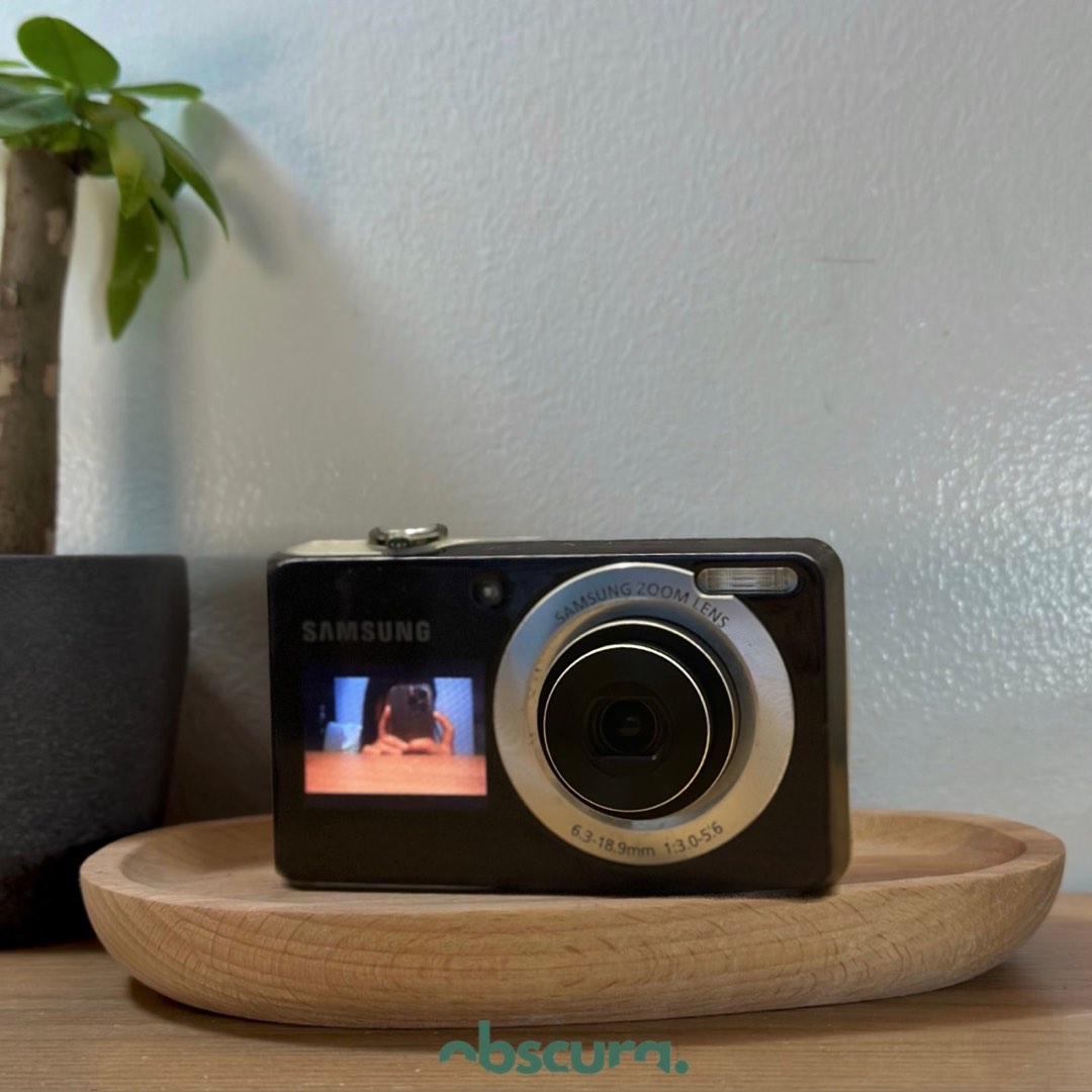 DIGITAL CAMERA (dual screen), Photography, Cameras on Carousell