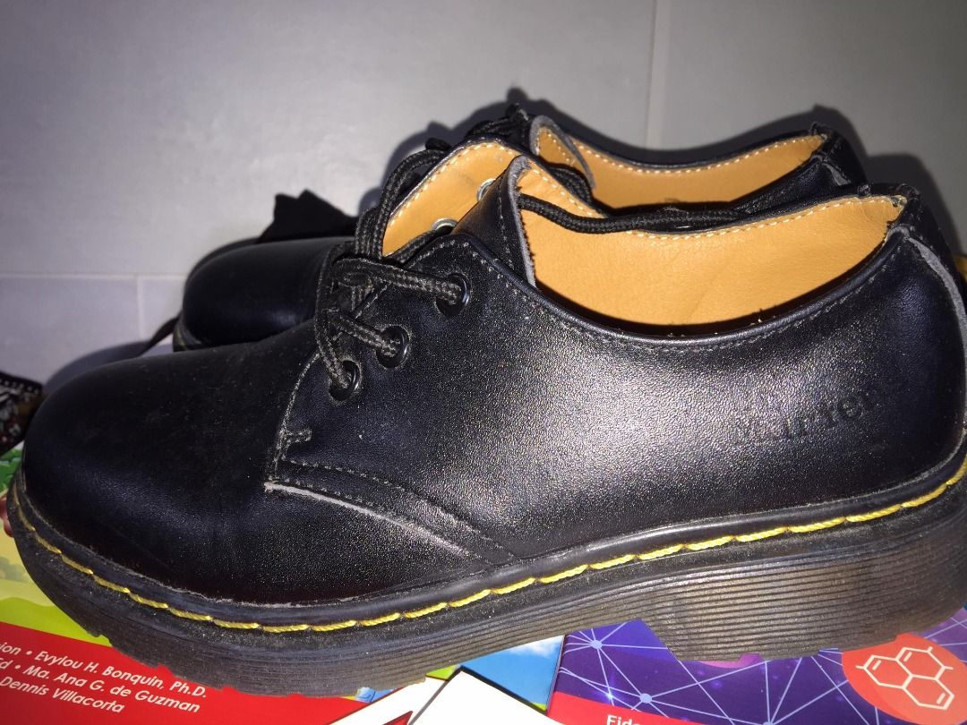 Dr martens school sales shoes size 7
