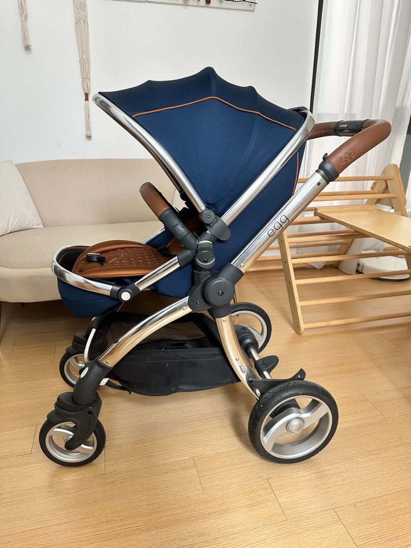 Egg Stroller Regal Navy On Mirror Chassis