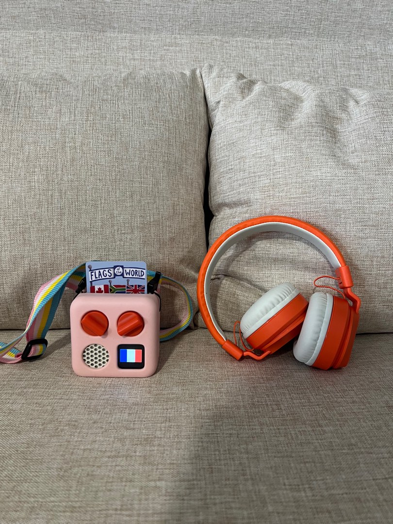 [For Rent] Yoto Mini Player + Wireless Headphones, Hobbies & Toys