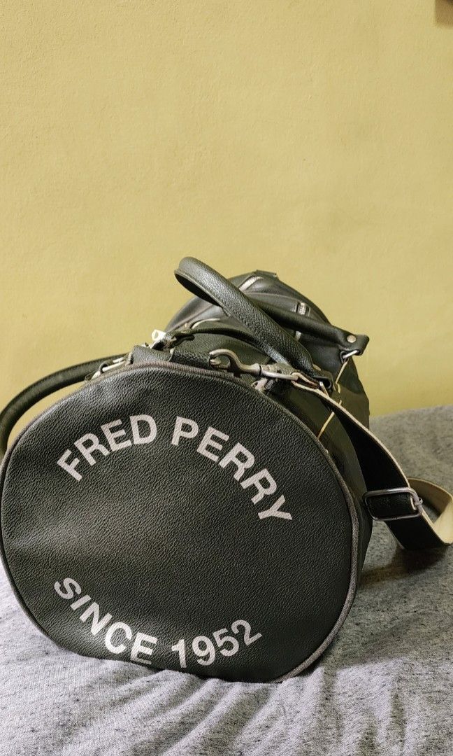 Fred Perry Barrel Bag green PU