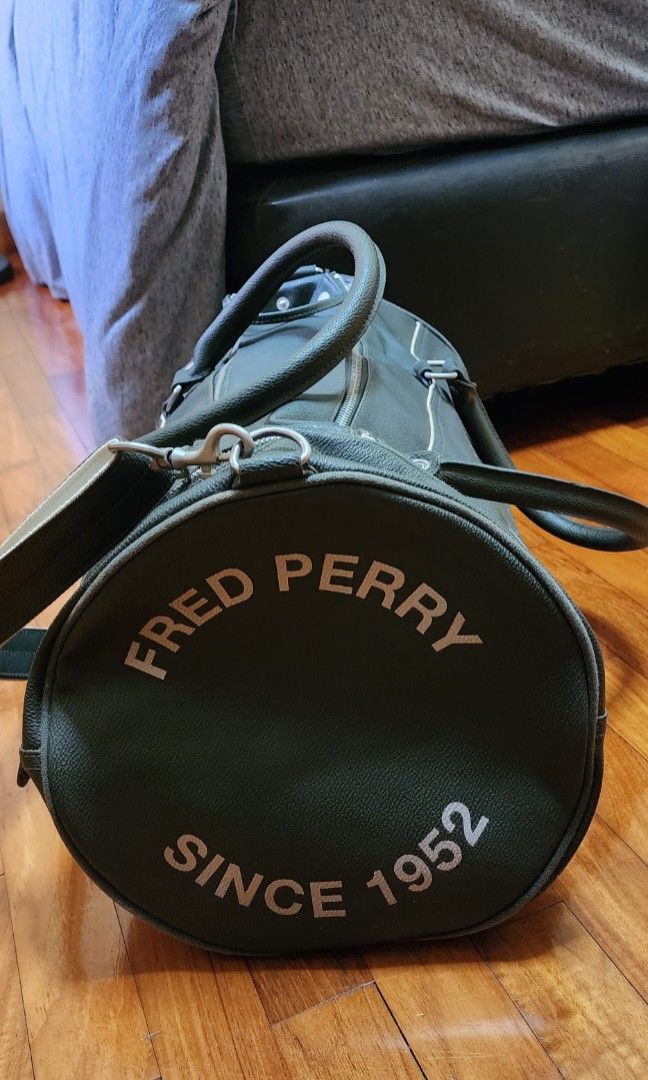 Fred Perry Barrel Bag green PU