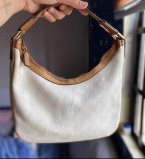 (Category: ) located in . Submitted by thebagstoreph (Listing ID 1260318961, Image 1). Description: .