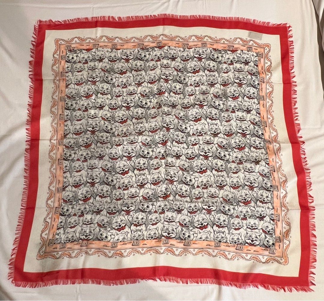 Gucci cat scarf store