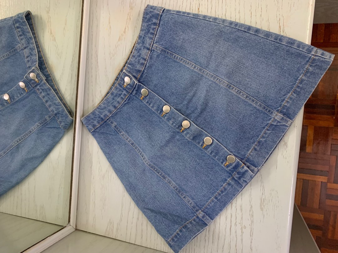 Button front denim best sale skirt h&m