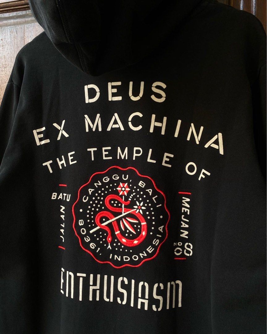 Hoodies & Sweaters, Deus Ex Machina