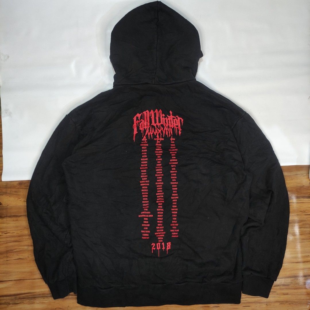 HOODIE VETEMENT FALL WINTER TOUR 2018 Fesyen Pria Pakaian Baju Luaran di Carousell