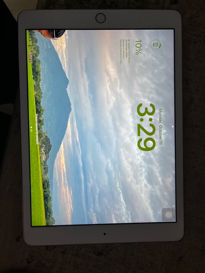 Ipad 8th Gen (128 Gb), Mobile Phones & Gadgets, Tablets, iPad on Carousell