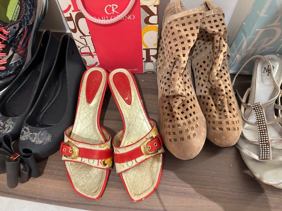 All shoes near top me