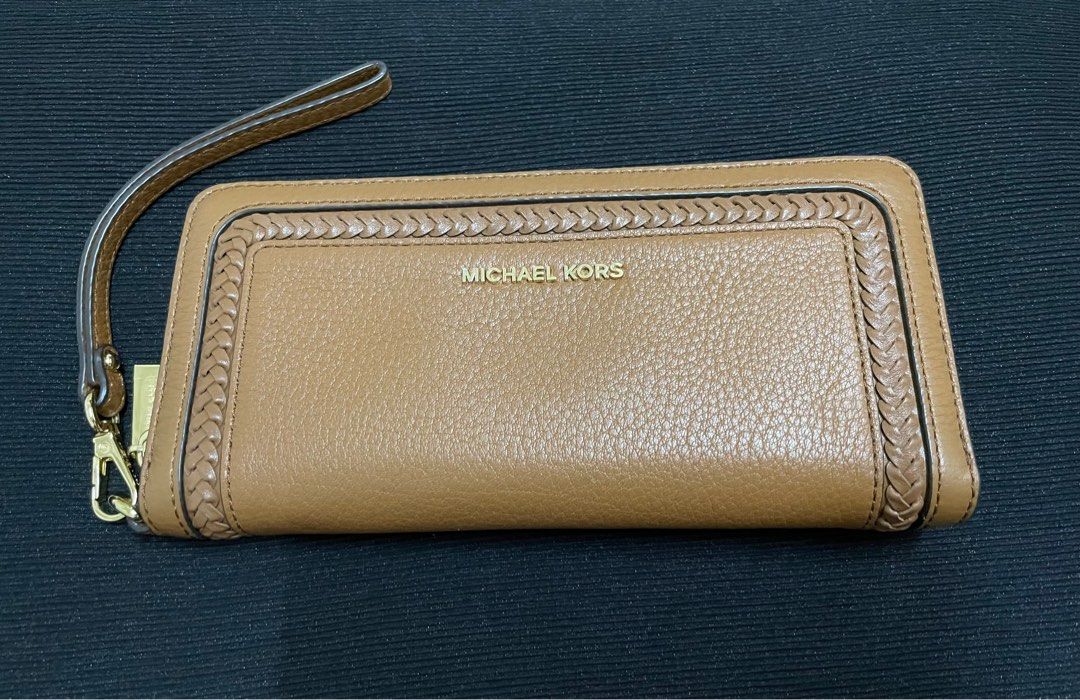 Lexington large pebbled store leather continental wristlet