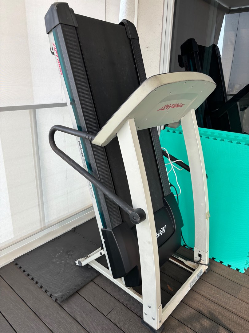 Life fitness f1 smart folding treadmill clearance