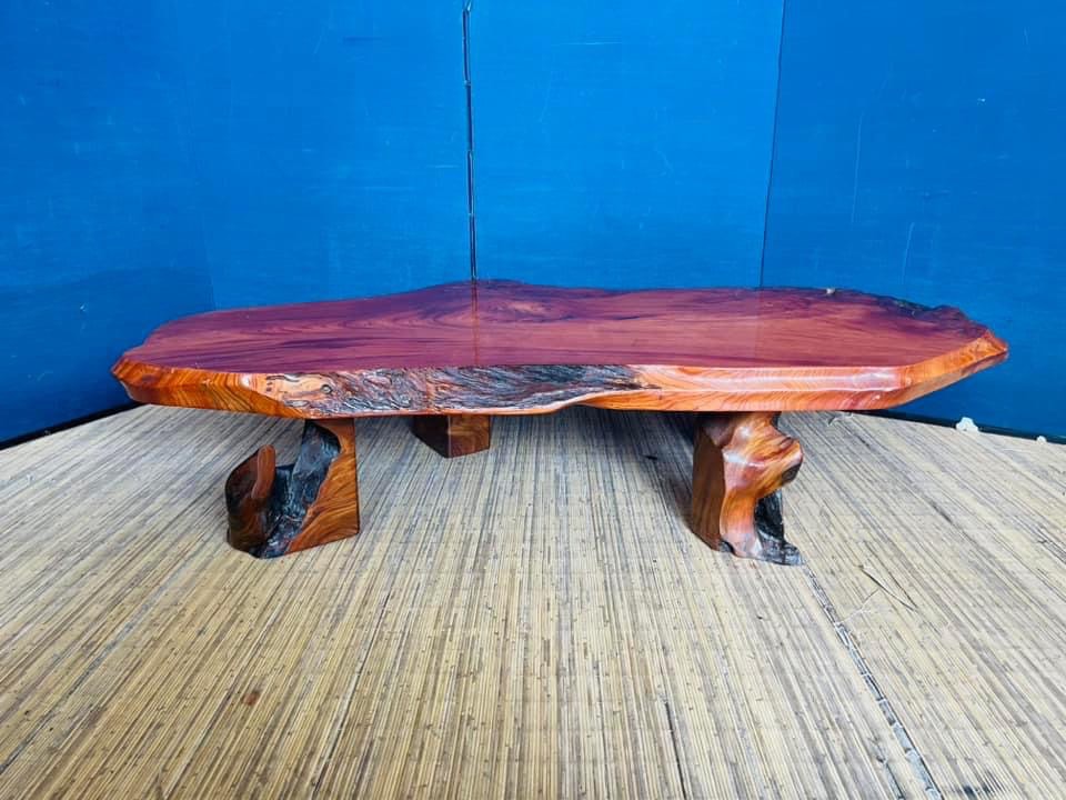 Live edge center table, Furniture & Home Living, Furniture, Tables & Sets on Carousell