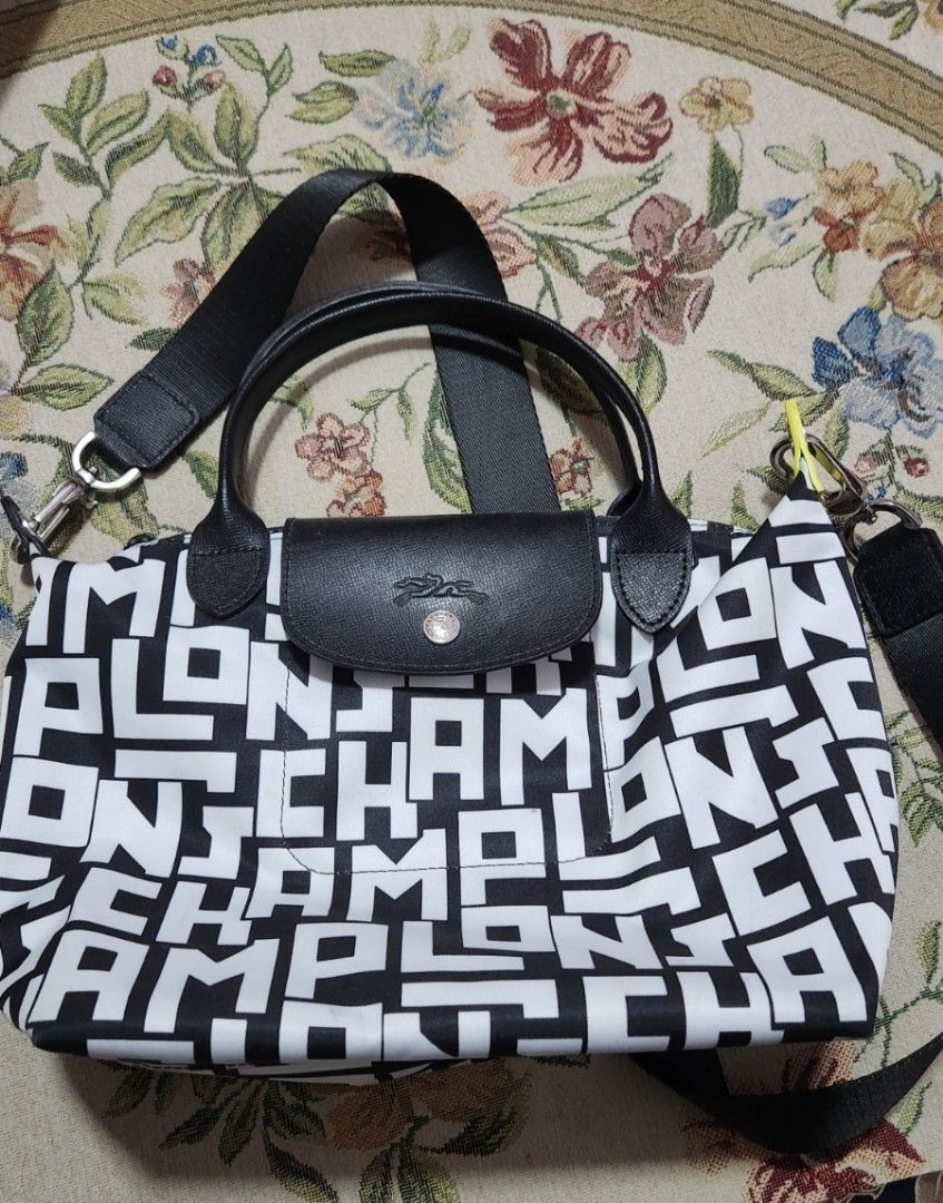 Longchamp black and white new arrivals bag